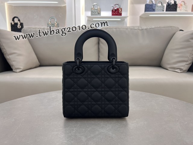Dior专柜新款迪奥高仿原单Lady21cm四格磨砂徽章手提包 djfk1313
